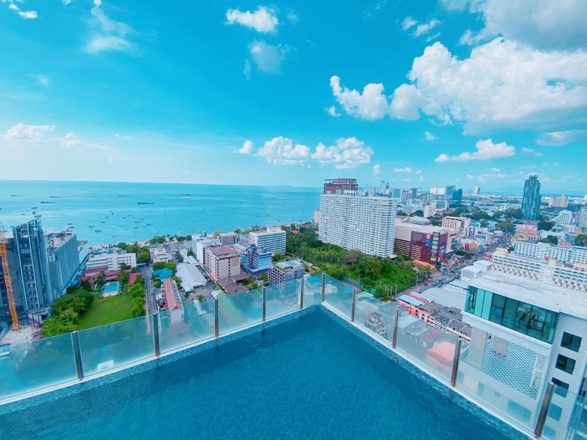 The Base Seaview Holiday Inn Pattaya Esterno foto