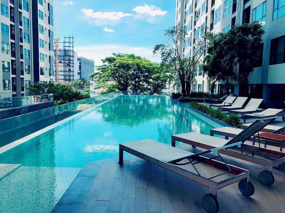 The Base Seaview Holiday Inn Pattaya Esterno foto